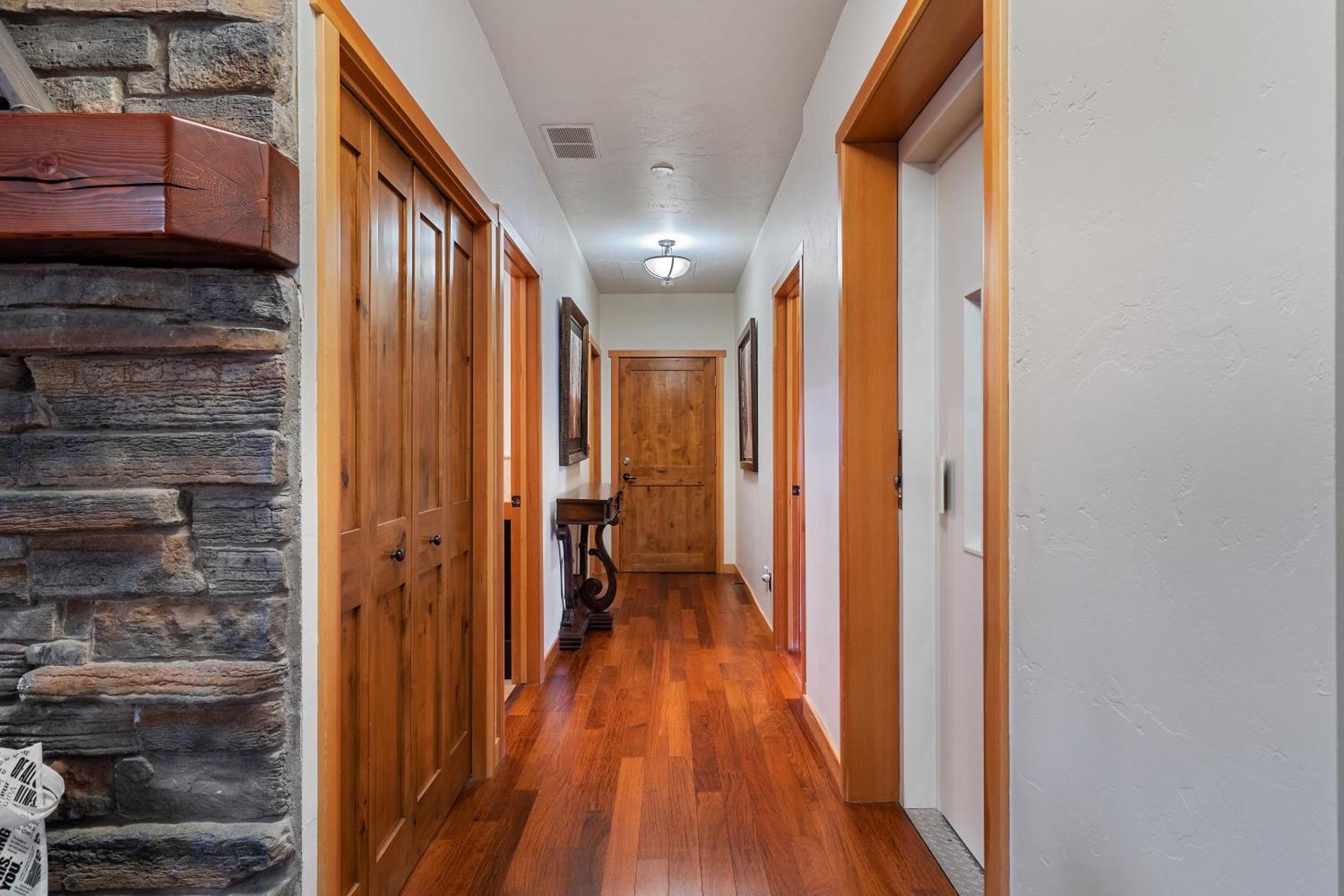 Parkland301 Sunlit 2,000 Ft² Penthouse With Mtn View Apartment Canmore Exterior photo