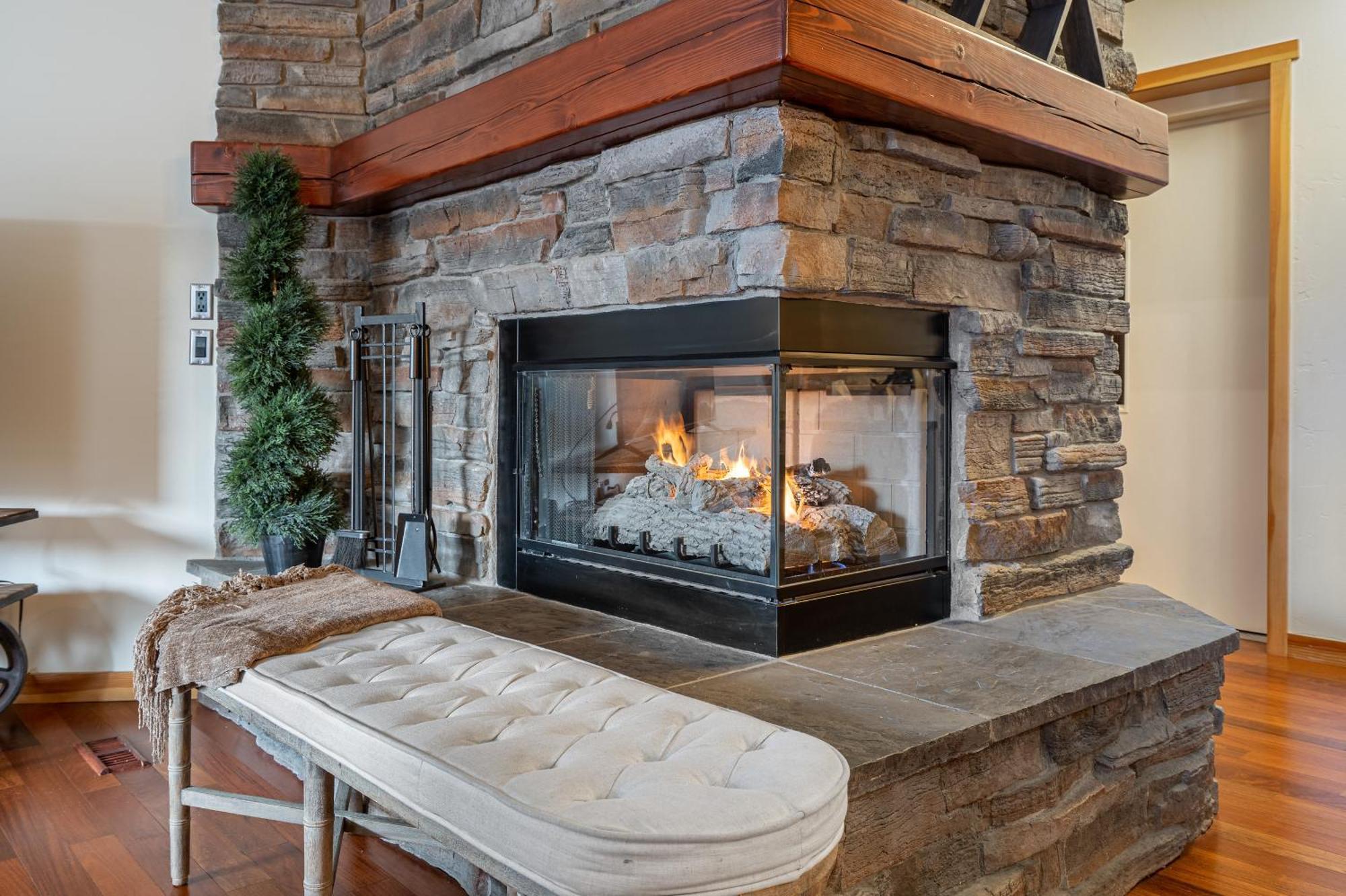 Parkland301 Sunlit 2,000 Ft² Penthouse With Mtn View Apartment Canmore Exterior photo